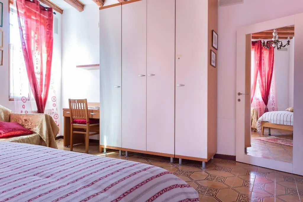 Apartment Casa Di Primavera Venice Italy